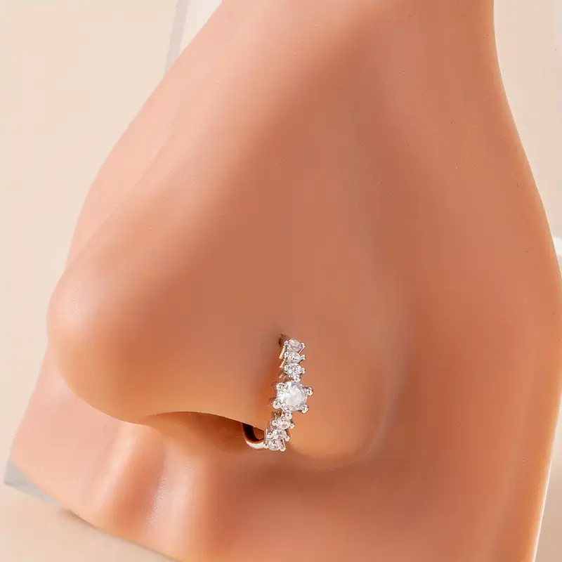 Stück elegantes Nasenpiercing aus Kupfer mit funkelndem Zirkonia-Einsatz