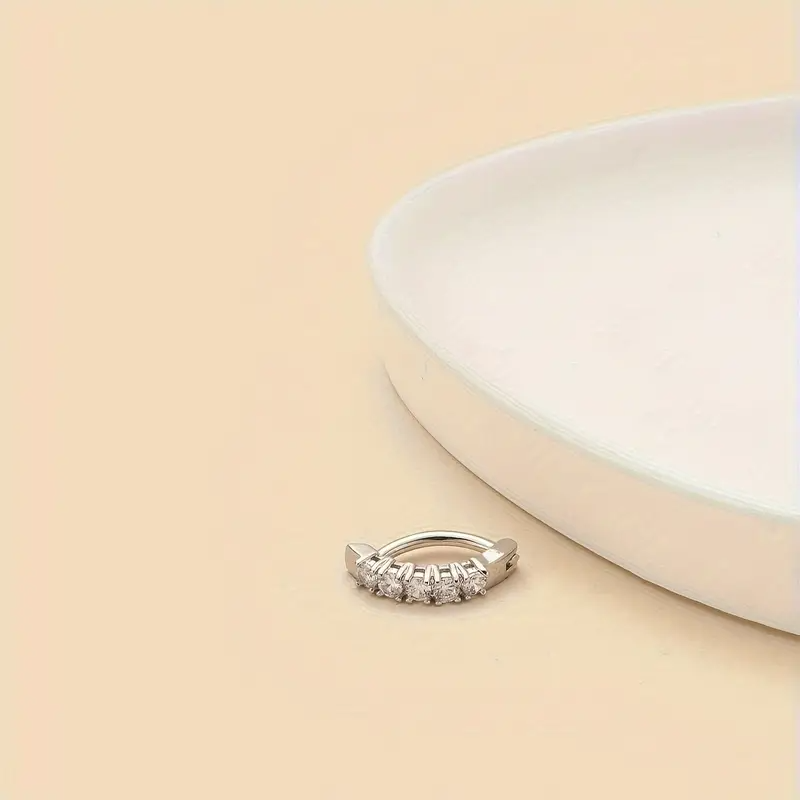 Stück minimalistischer U-förmiger Bauchnabelring aus Edelstahl mit funkelnden synthetischen Zirkonia-Steinen