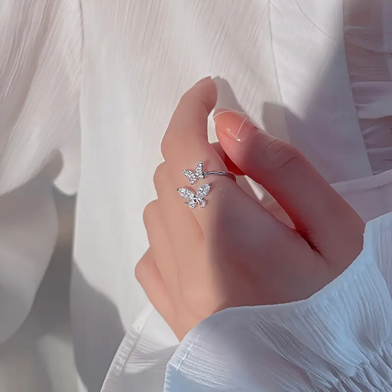 Schicker Schmetterlingsring mit Kubischem Zirkonia - Verstellbares Offenes Design, Perfekt für Freizeitkleidung & Besondere Anlässe